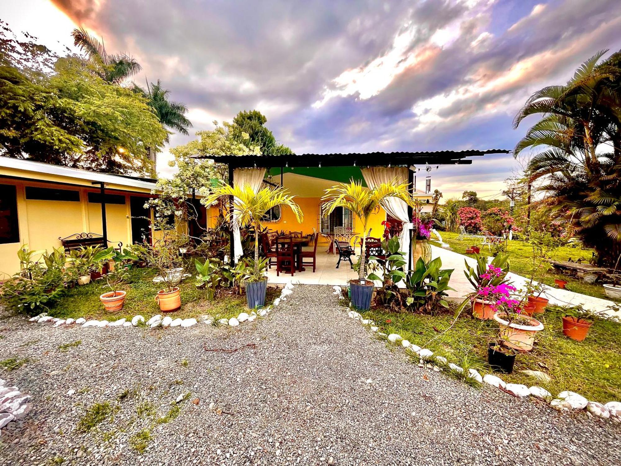 Hotel Tierra De Volcanes La Fortuna Buitenkant foto
