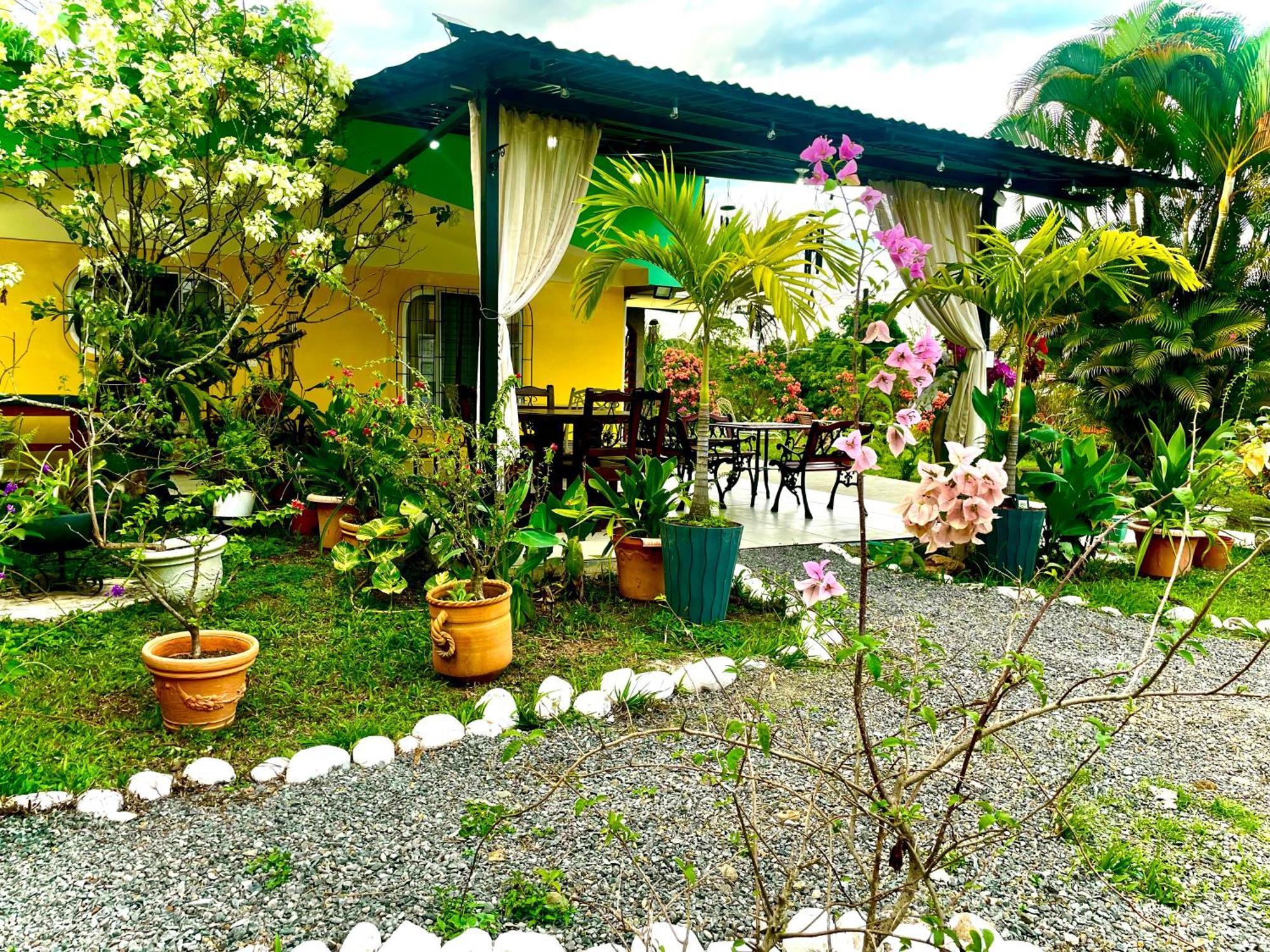 Hotel Tierra De Volcanes La Fortuna Buitenkant foto