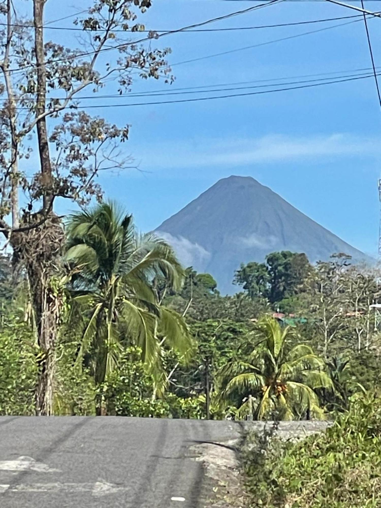 Hotel Tierra De Volcanes La Fortuna Buitenkant foto